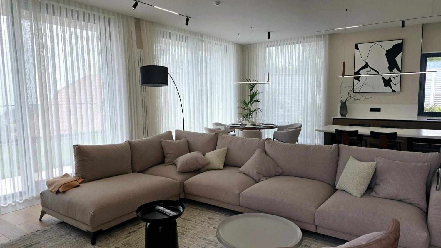 Вилла 235 м² с видом на море и горы