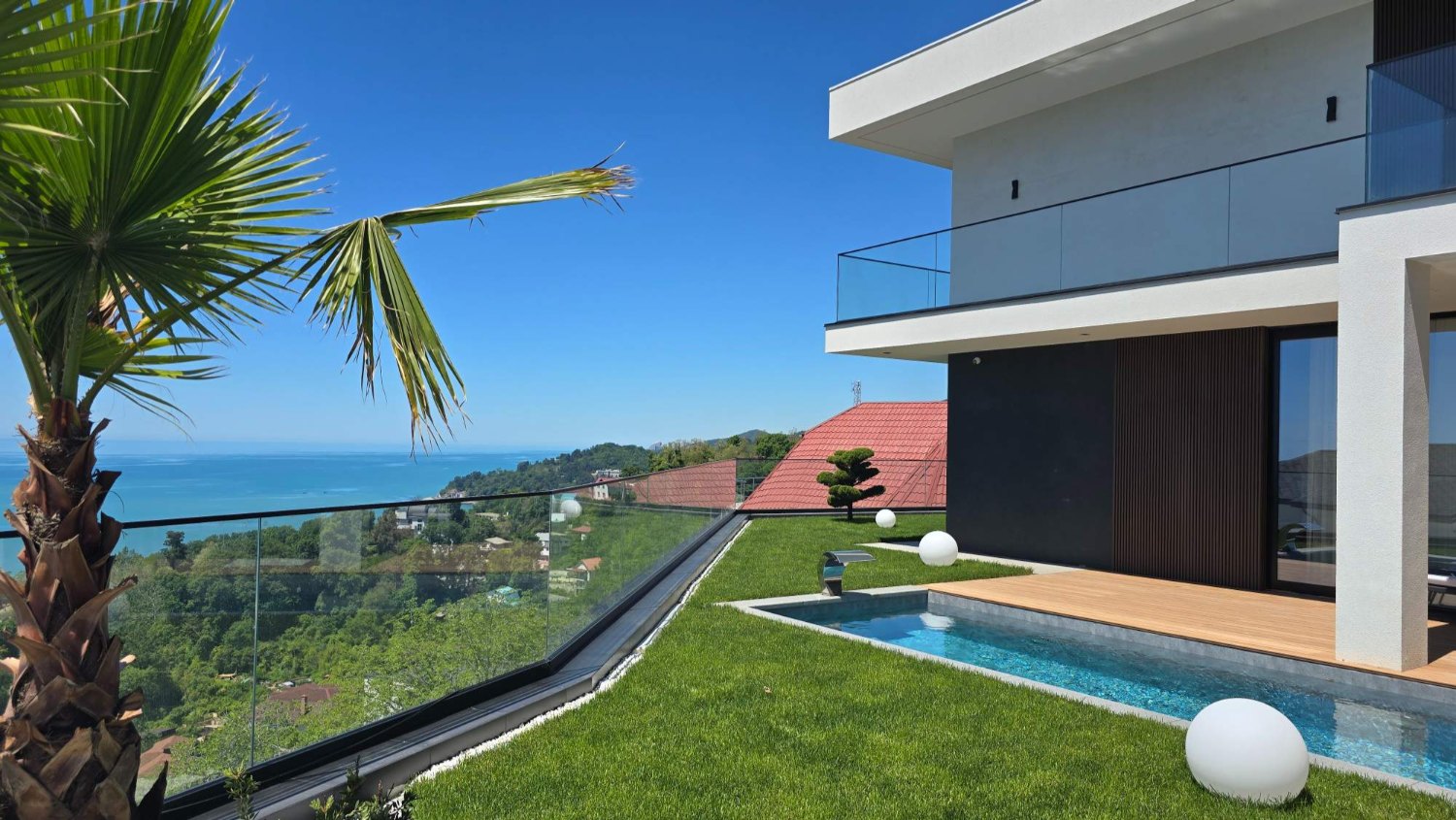 Вилла 235 м² с видом на море и горы