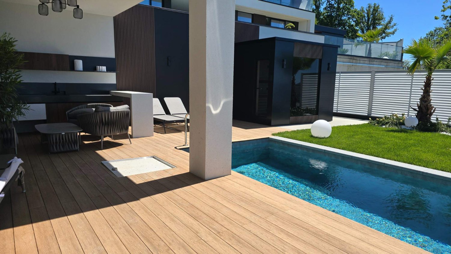 Вилла 235 м² с видом на море и горы