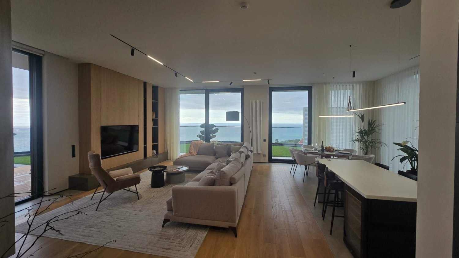 Вилла 235 м² с видом на море и горы