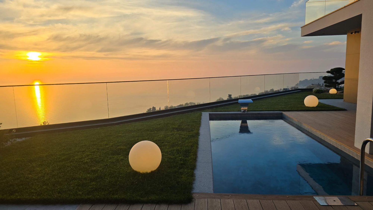 Вилла 235 м² с видом на море и горы