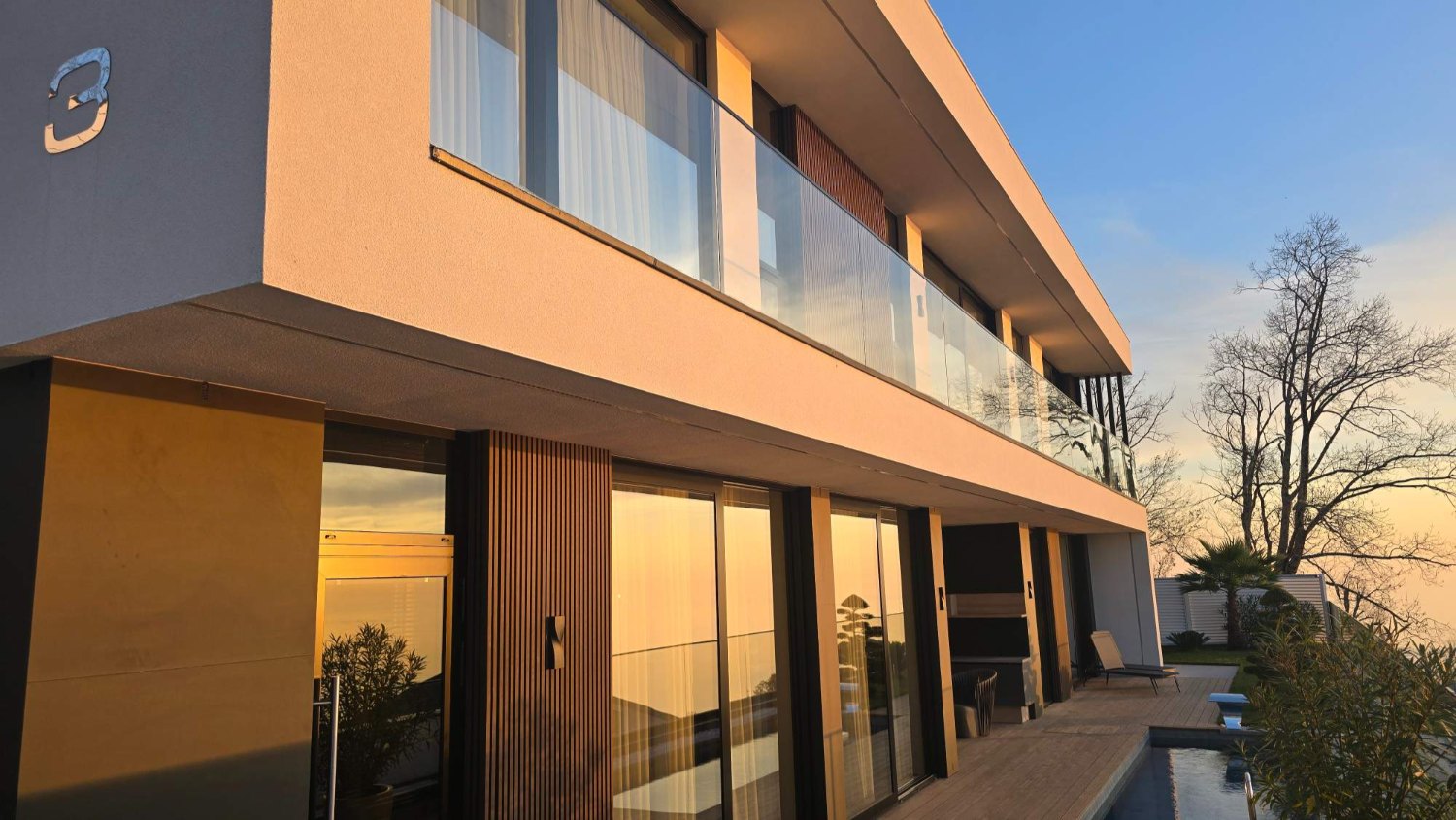 Вилла 235 м² с видом на море и горы