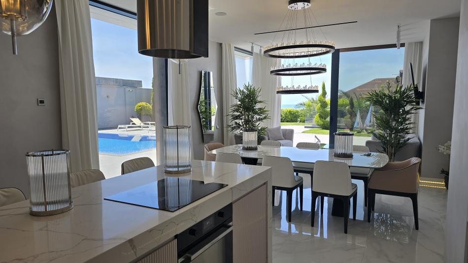 Элитная вилла с видом на море в КП Ручей Видный 320 м² с бассейном 360°