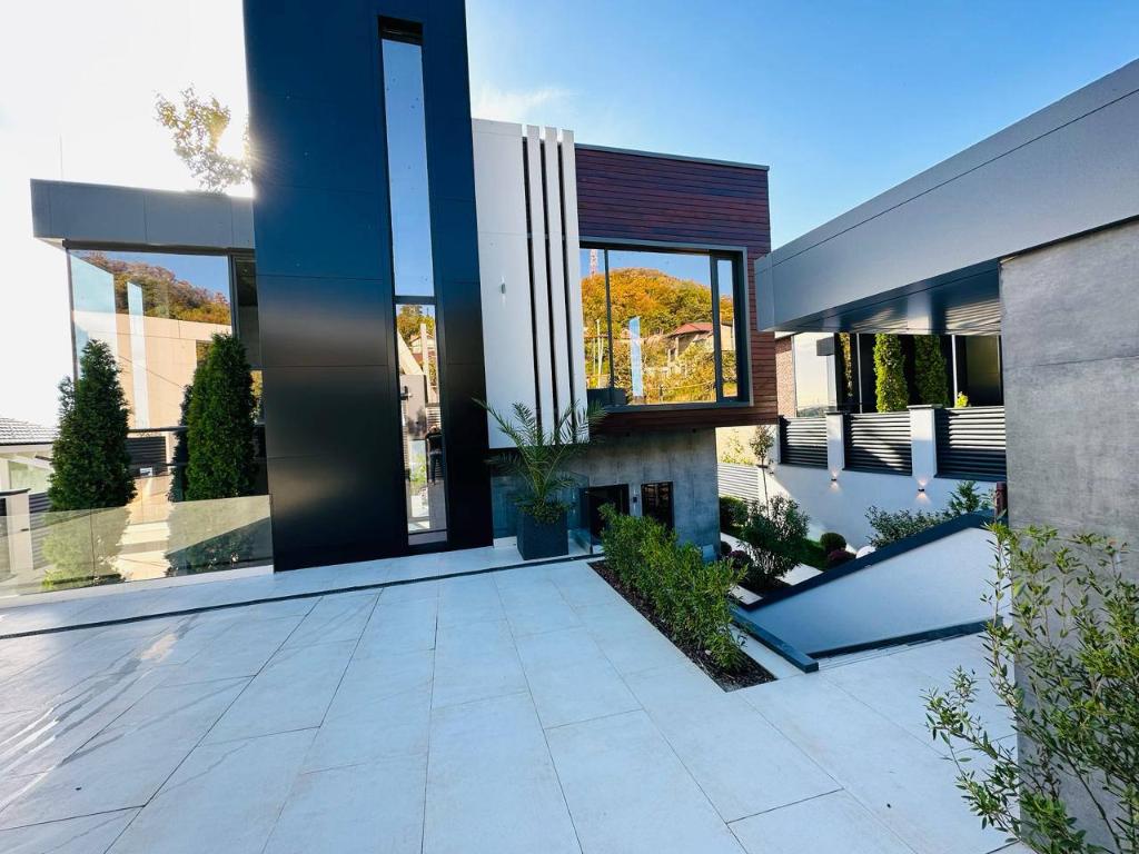 Дом с прямым видом на море в Сергей Поле