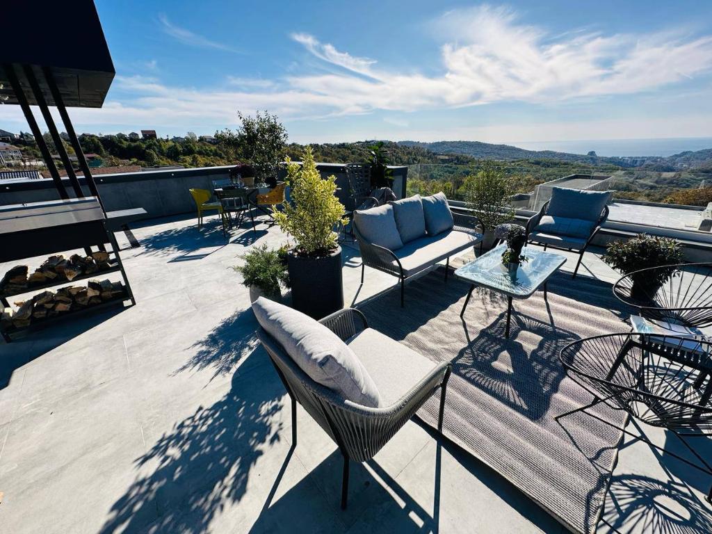 Дом с прямым видом на море в Сергей Поле