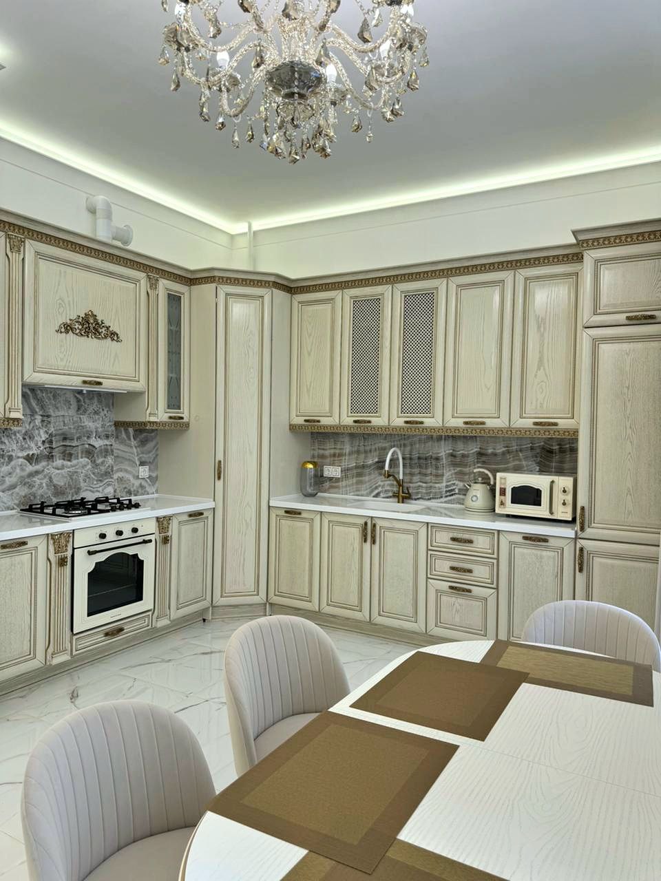 Arenda-kvartiry-v-Sochi-u-morya-okolo-Zimnego-teatra— 3-spal'ni-220m²-Teatral'naya11