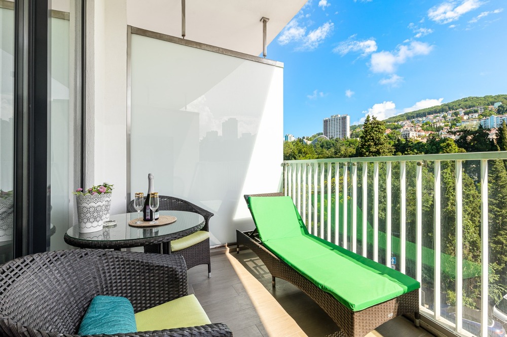 Akter-Gelaksi-v-Sochi | ZOLOTYYe-METRY