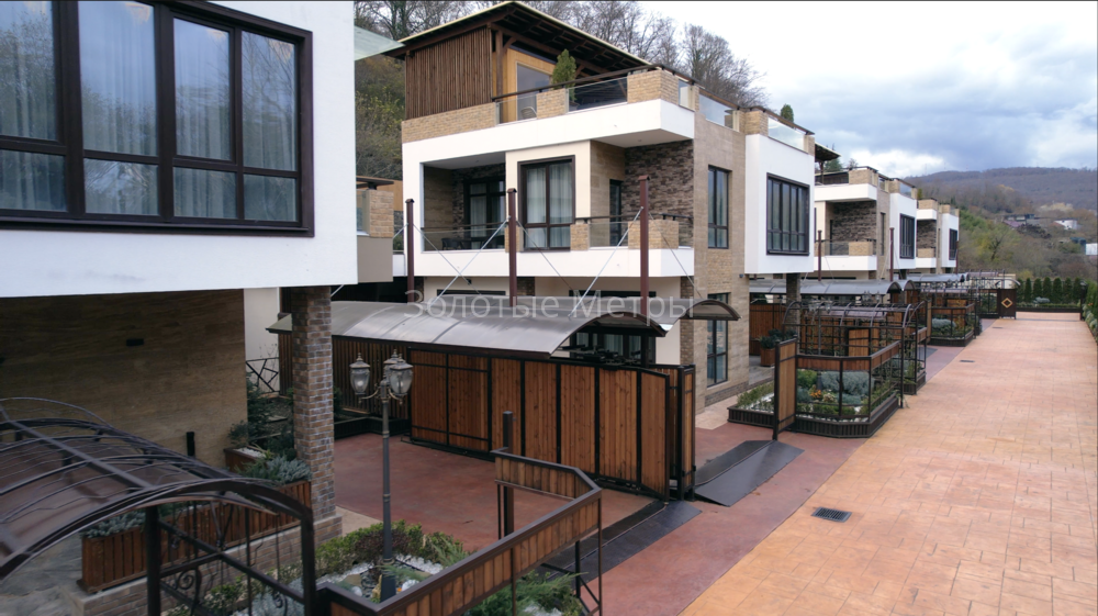 Villa-v-kottedzhnom-posyolke-Klub-7-u-morya-Kazachij-Brod-Sochi