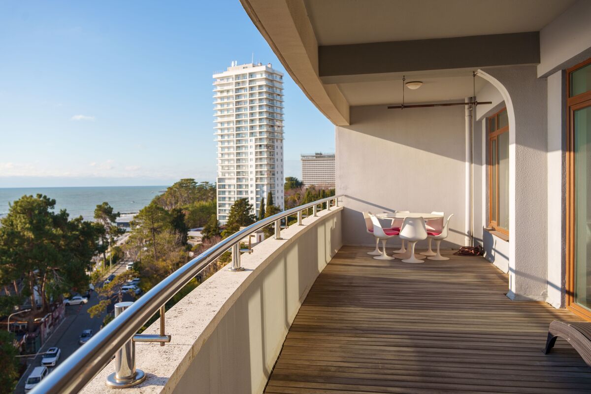 pervoklasnyj-penthaus-v-zhk-volna-sochi-u-morya