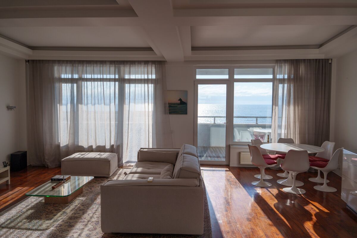 pervoklasnyj-penthaus-v-zhk-volna-sochi-u-morya