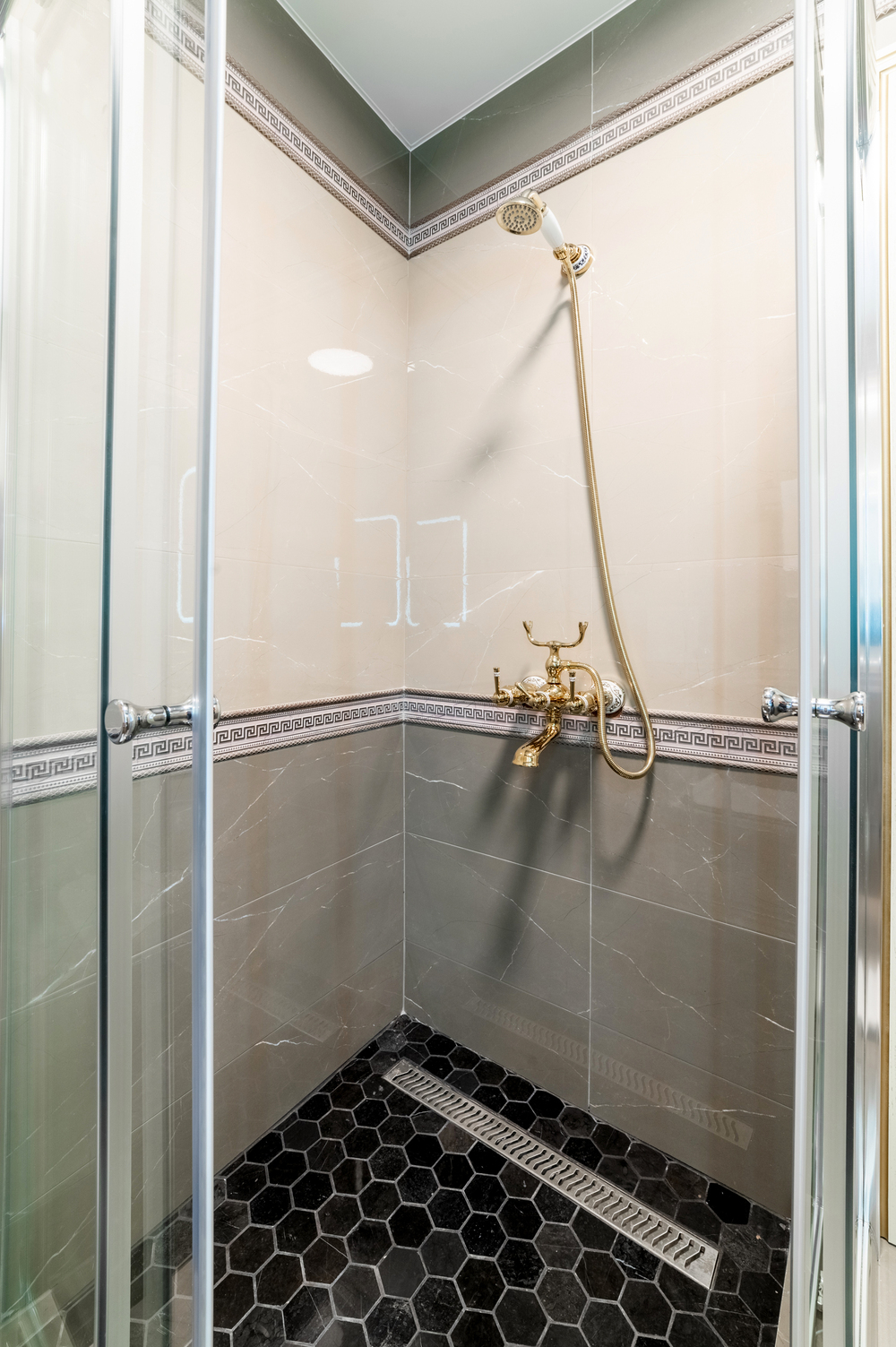 ak-royal-park-sochi-80m2