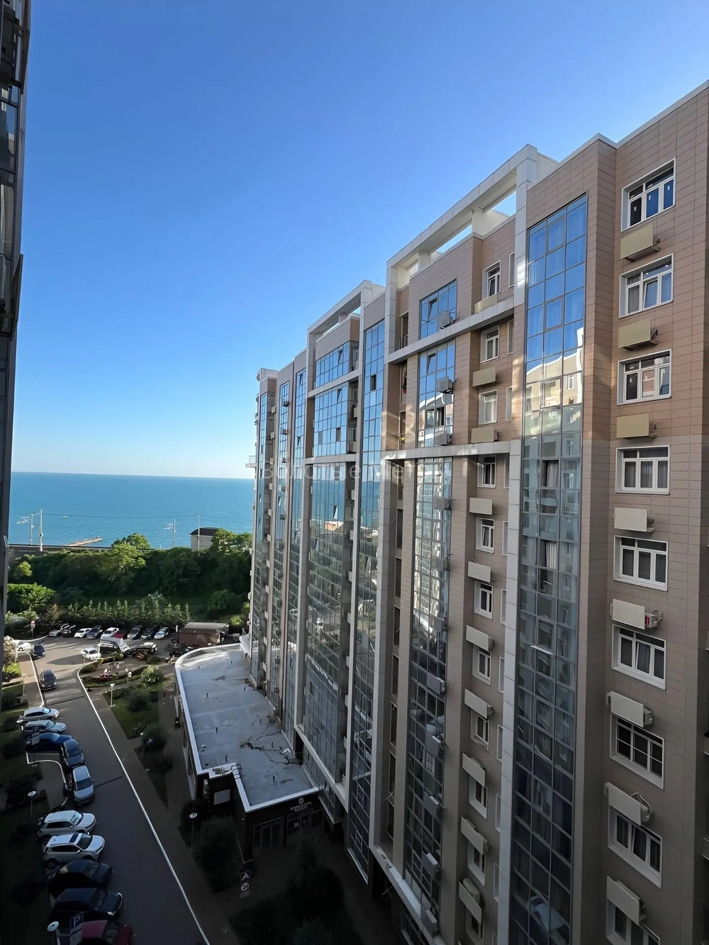 shikarnaya-kvartira-s-vidom-na-more-v-zhk-posejdon-sochi