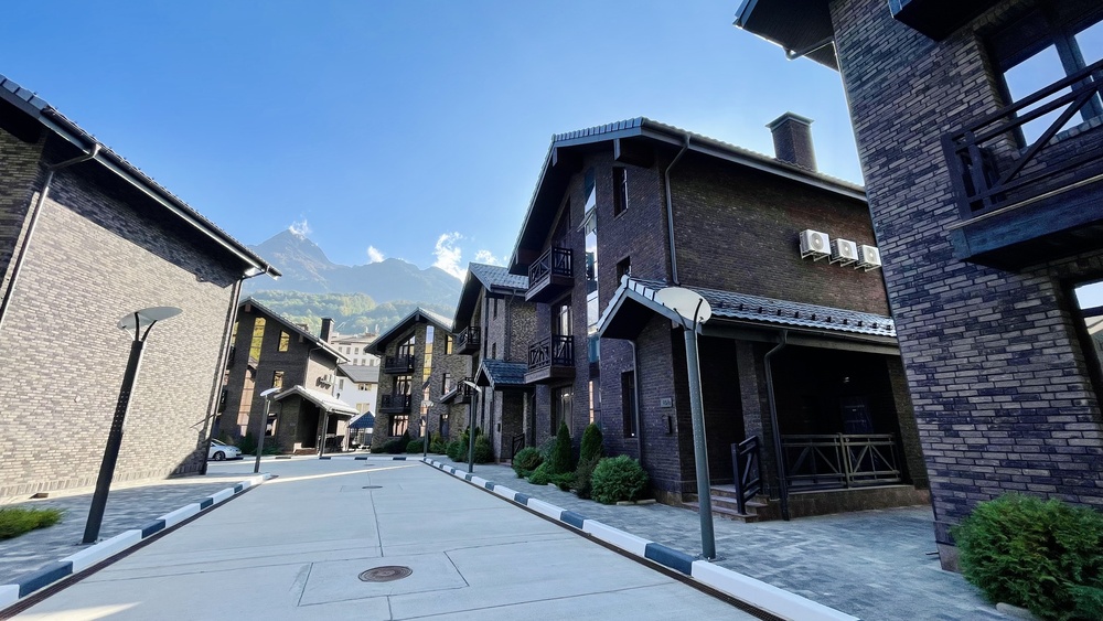 kupit-kottedzh-sochi-zakrytyy-poselok-23-doma