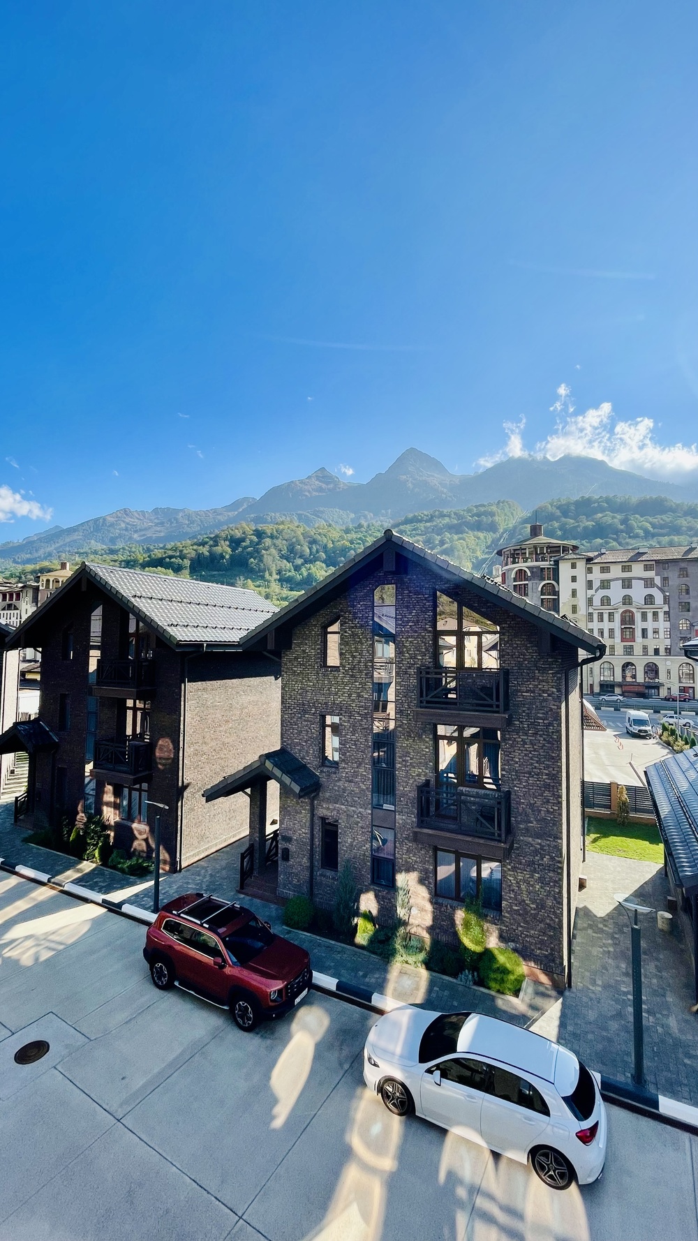 kupit-kottedzh-sochi-zakrytyy-poselok-23-doma