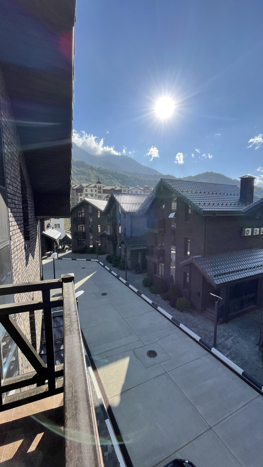 kupit-kottedzh-sochi-zakrytyy-poselok-23-doma