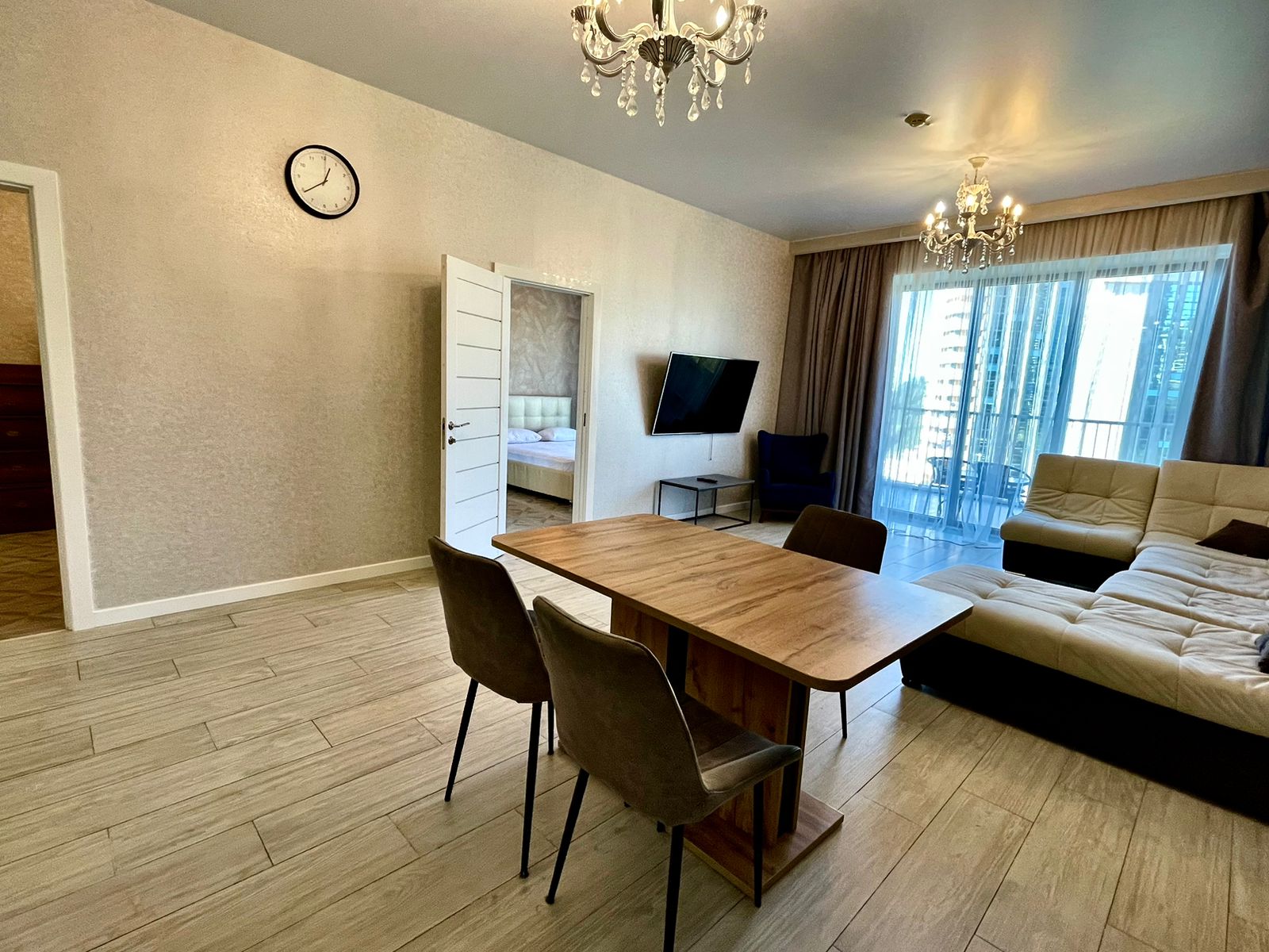 apartamenty-akter-gelaksi-14-etazh-vid-na-more