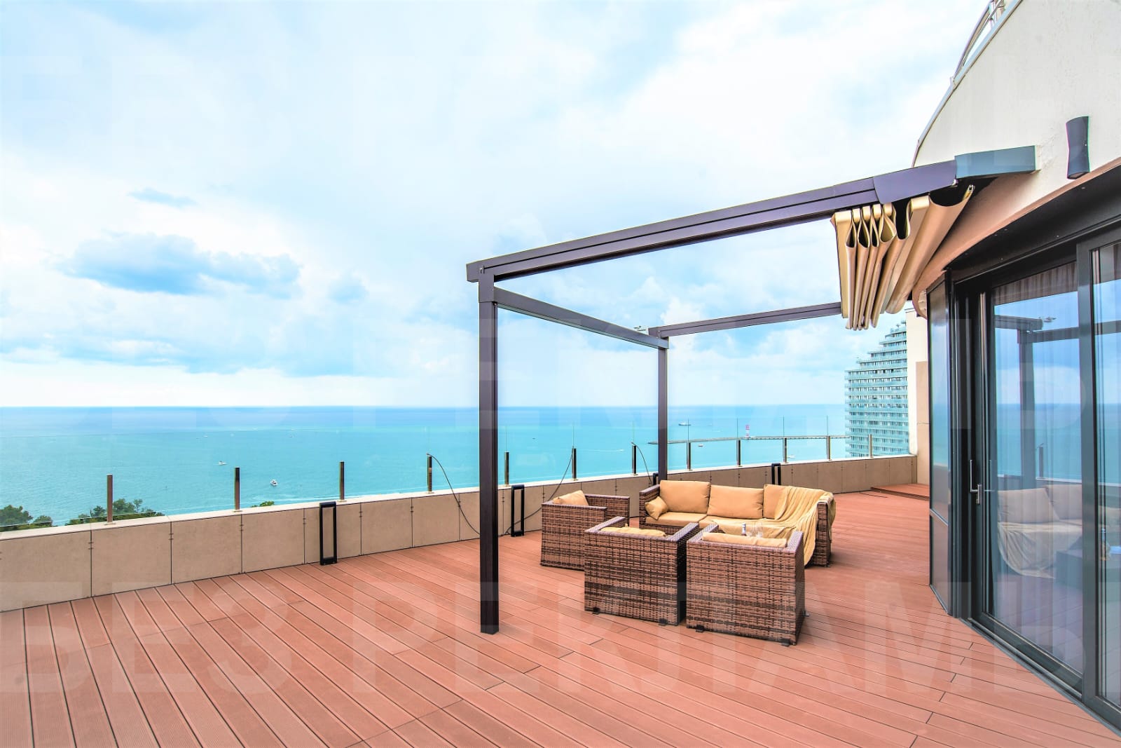 Elitnyj-Penthaus-v-AK-Barselona-Park-Sochi-u-morya