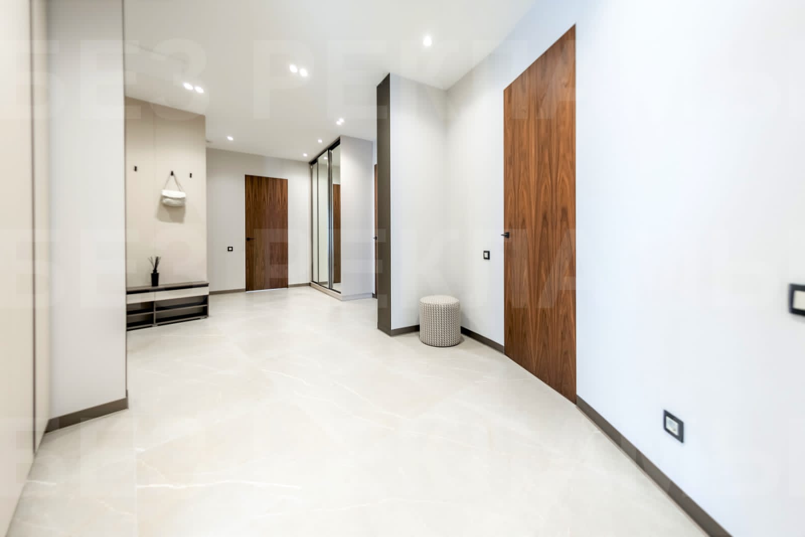 Elitnyj-Penthaus-v-AK-Barselona-Park-Sochi-u-morya